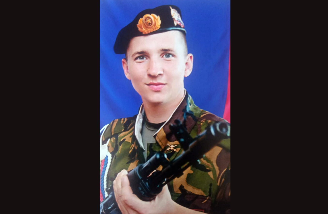 Младший сержант Александр Свиридов